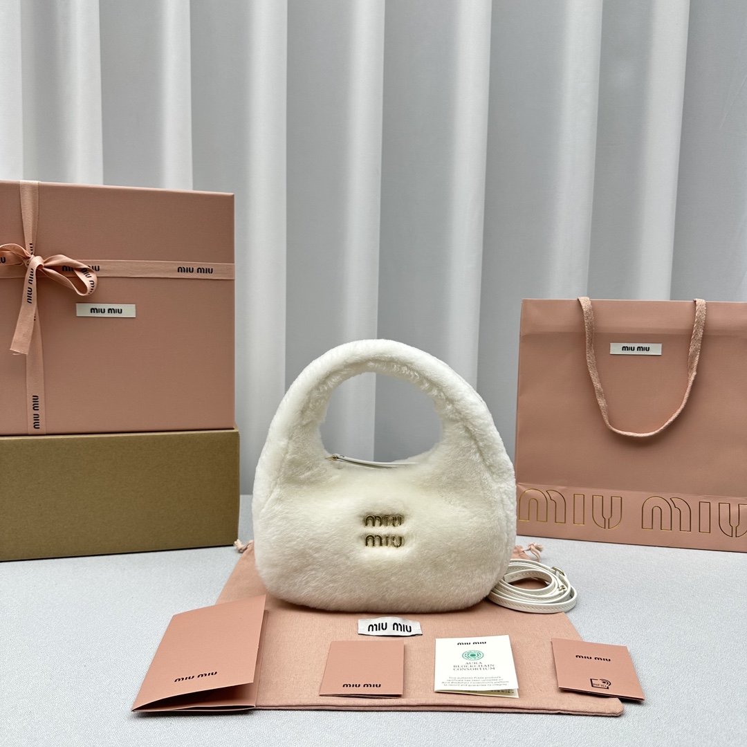 miumiu wander hobo armpit bag