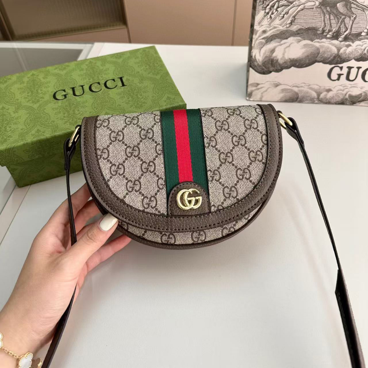 Gucci shoulder bag