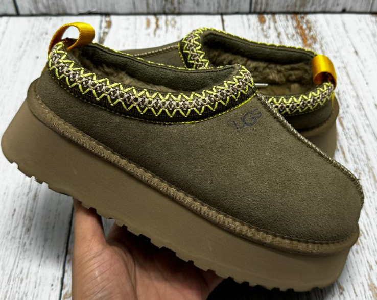 Ugg Women's Tazz Suede  Platform Slippers