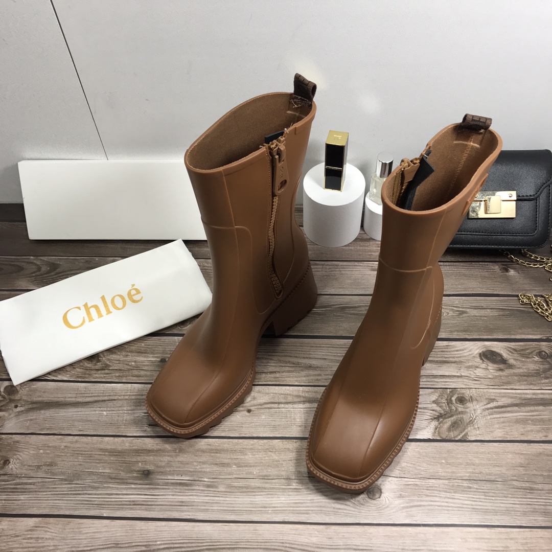 Chloe Lamb wool short boots