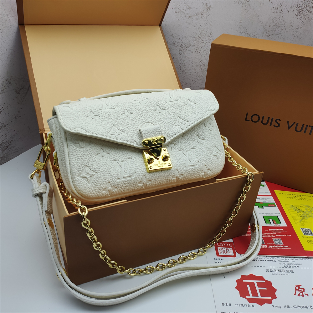 LV Pochette Metis East West