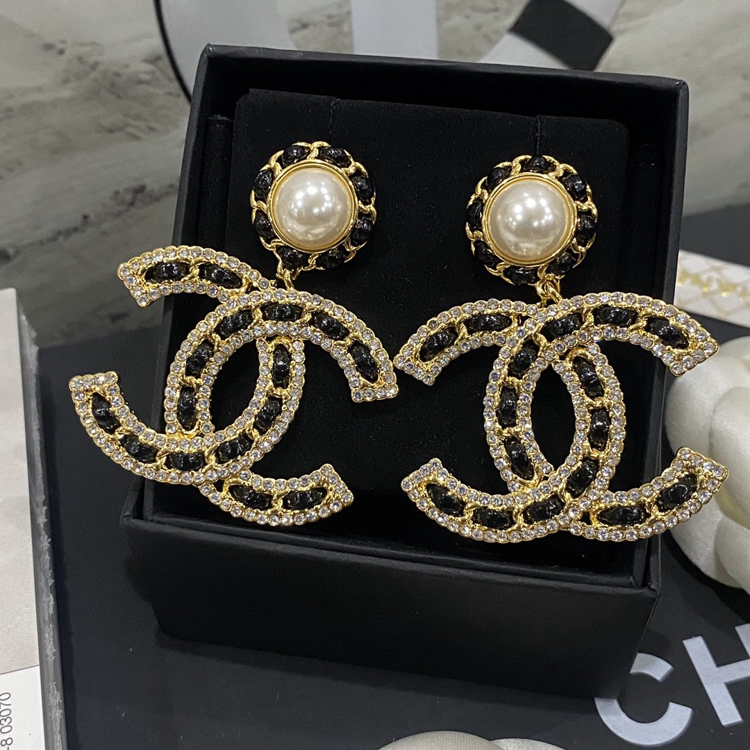 Chanel logo pearl earrings