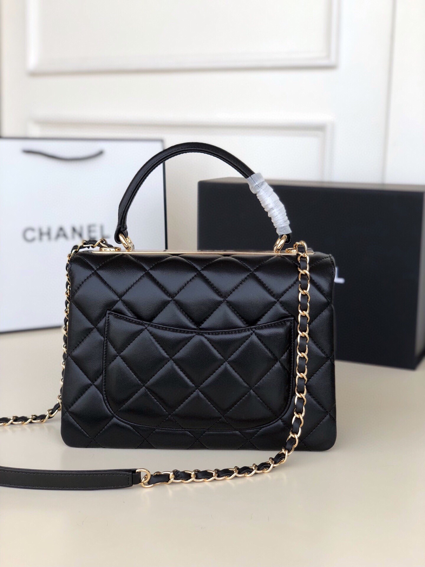 Top version High-quality Chanel chain crossbody bag