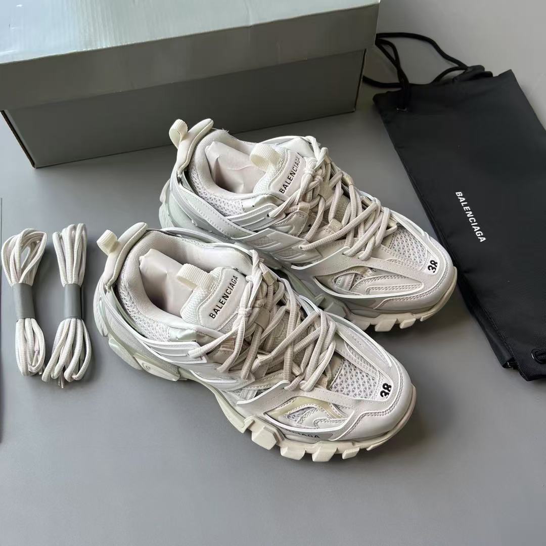 Balenciaga Track 2.0  Autdoor Sneakers