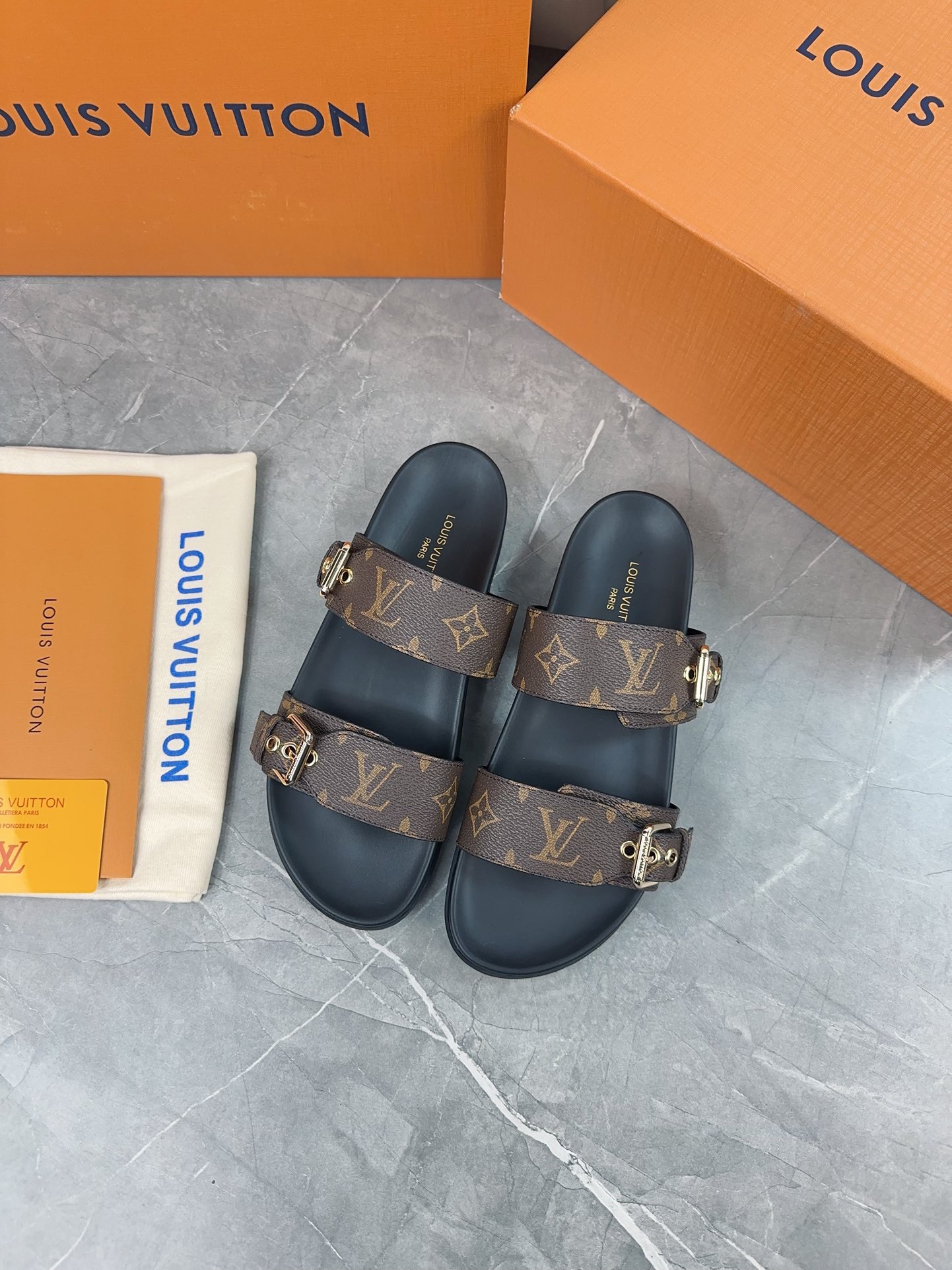 Louis Vuitton's new spring and summer slippers are versatile and simple
