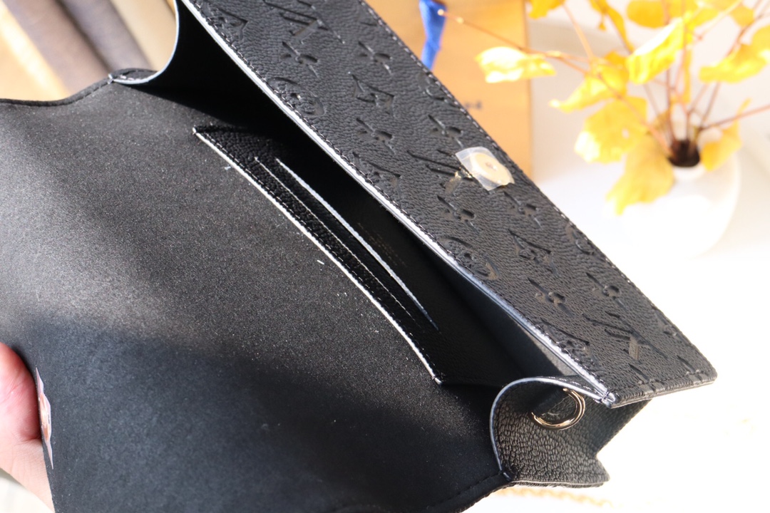 Top version LV woc LiLy Woc Monogram chain bag