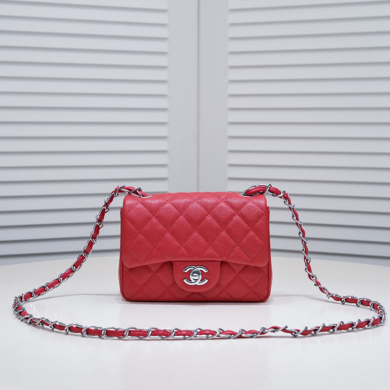Chanel chain crossbody shoulder bag