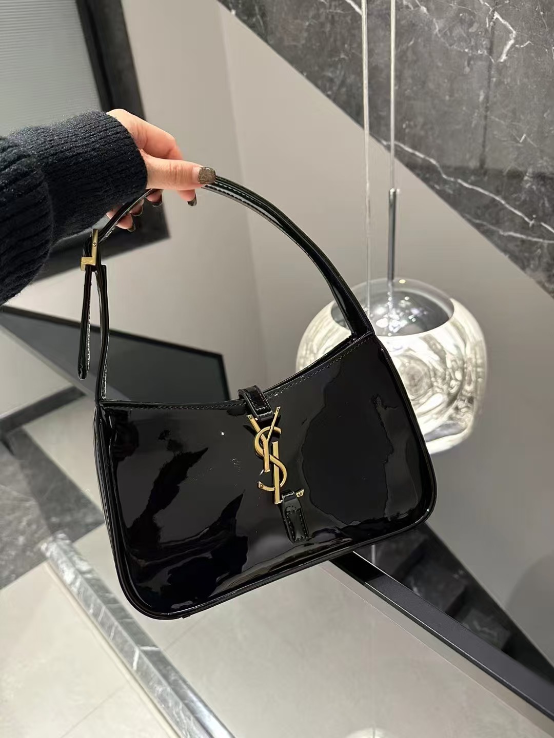 YSL HOBO Patent leather armpit bag