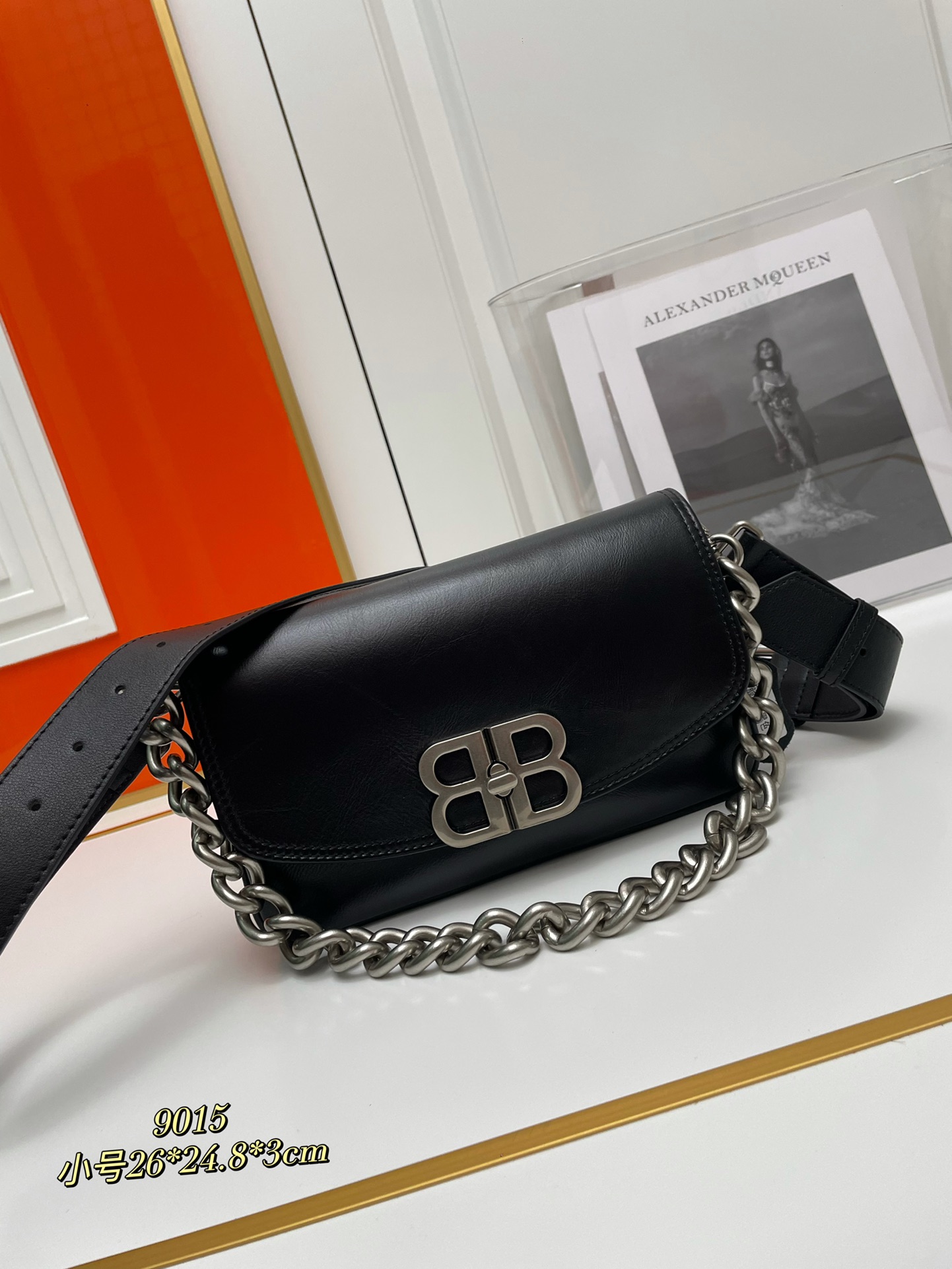 Balenciga New 23Fall BB Soft chain shoulder bag