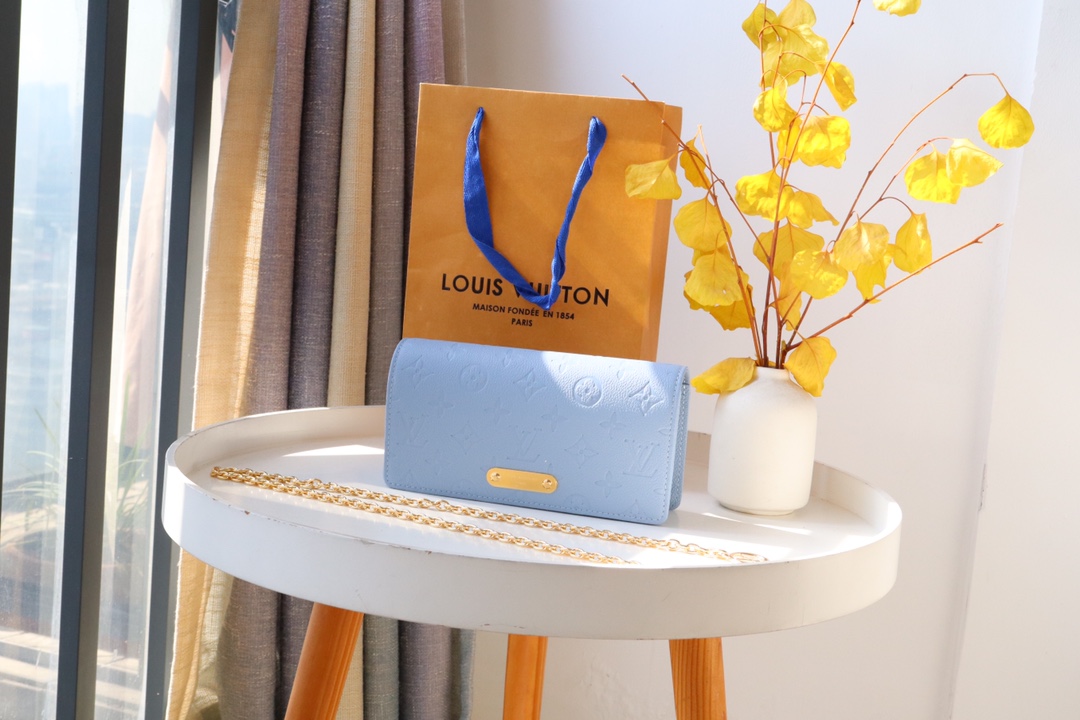 LV woc LiLy Monogram chain bag