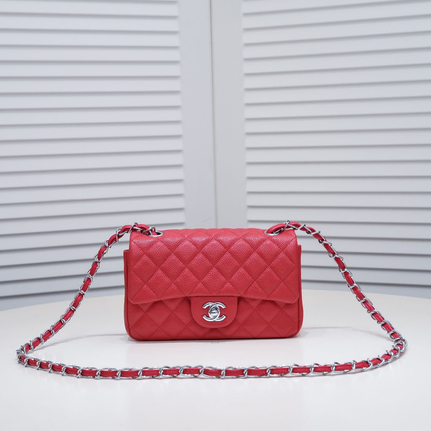 Chanel chain crossbody shoulder bag