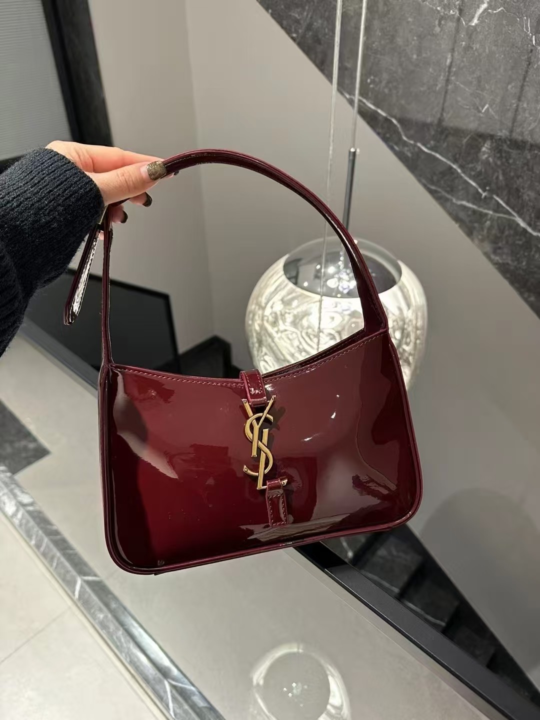 YSL HOBO Patent leather armpit bag