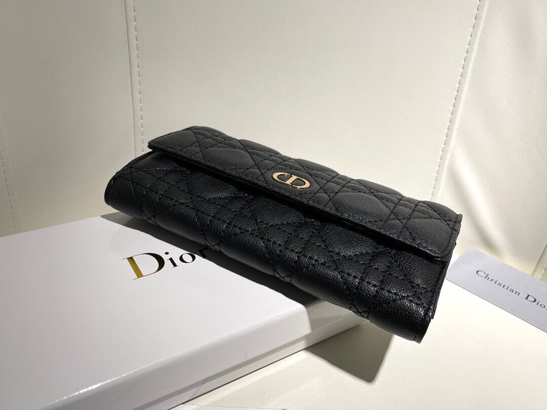 Dior's popular imported calfskin black classic bag