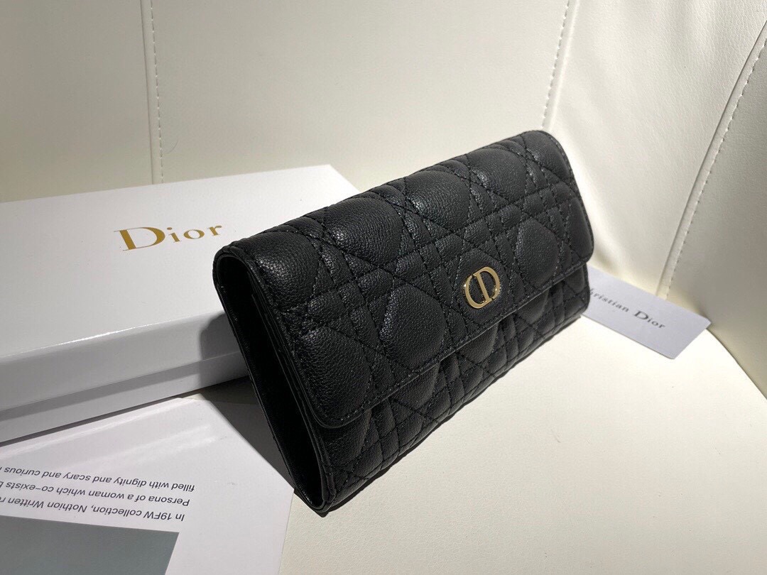 Dior's popular imported calfskin black classic bag