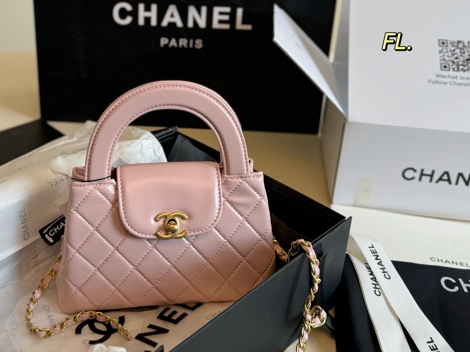 Chanel new kelly diamond pattern handbag