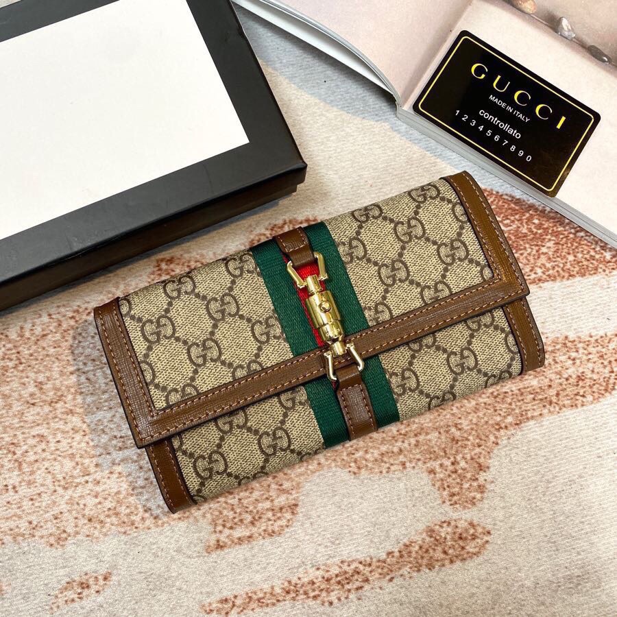 GUCCl small and elegant chain bag