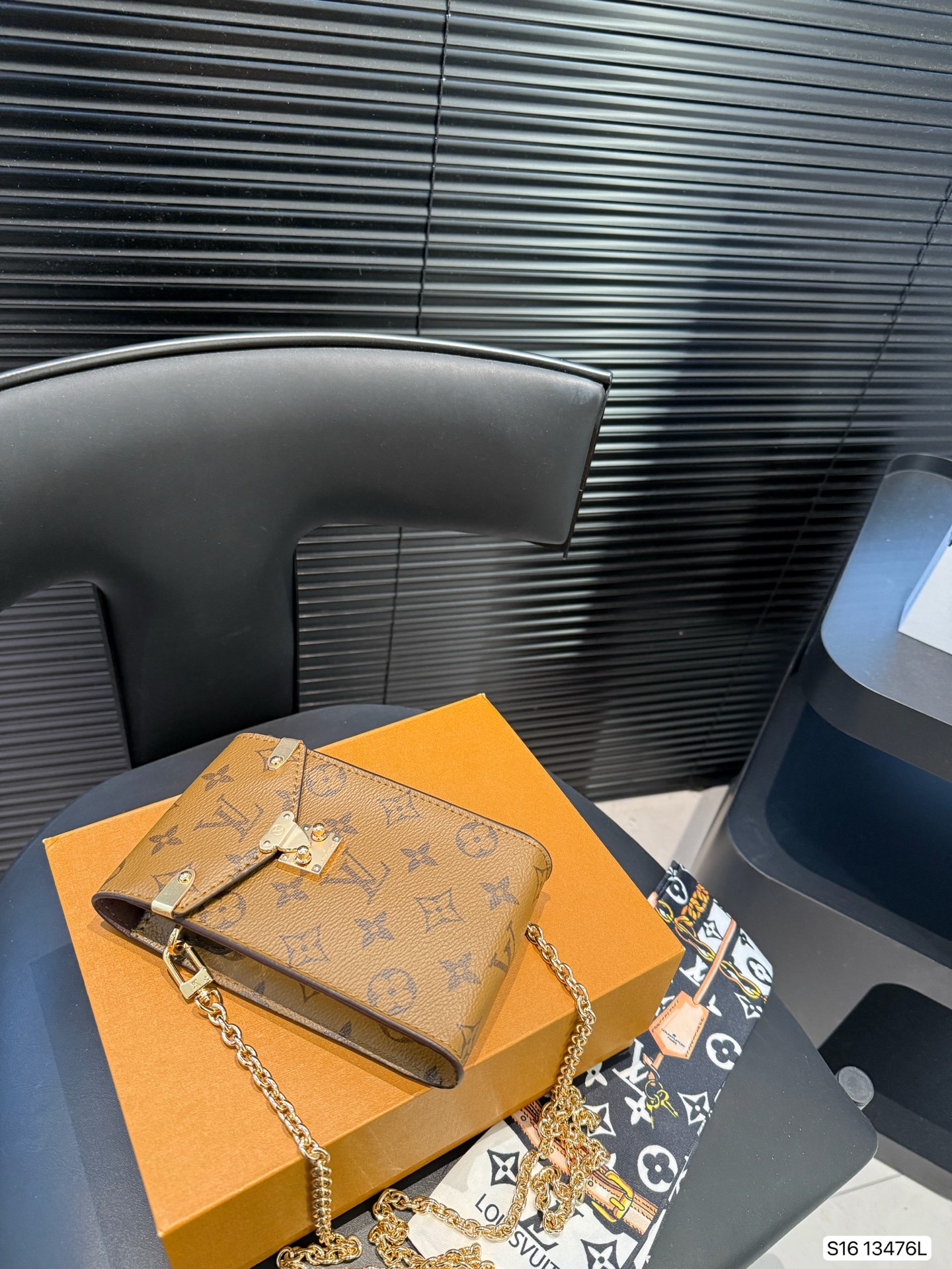 LV mobile phone bag old flower new style