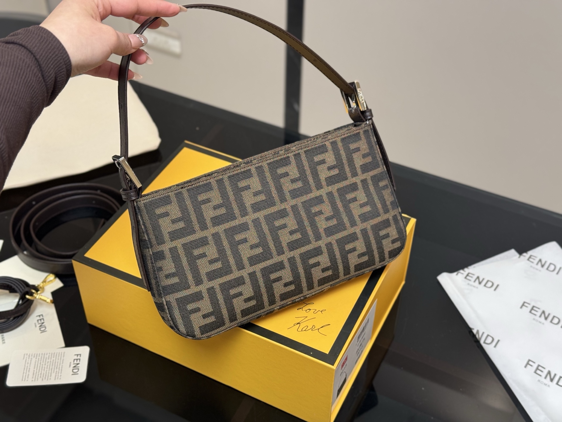 Fendi new style handbag with detachable shoulder strap