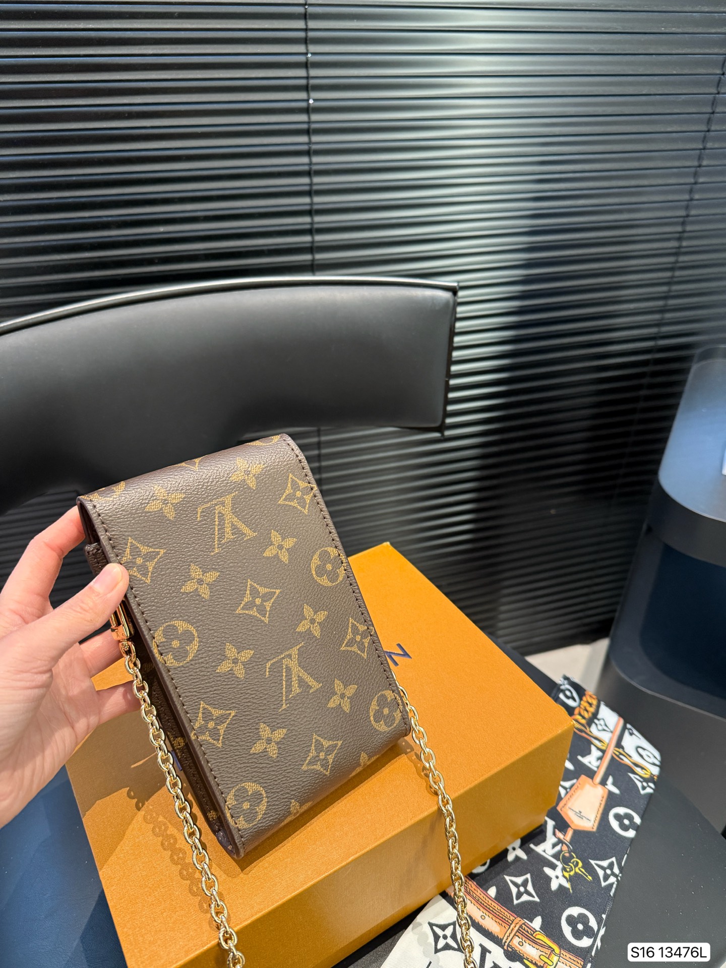 LV mobile phone bag old flower new style