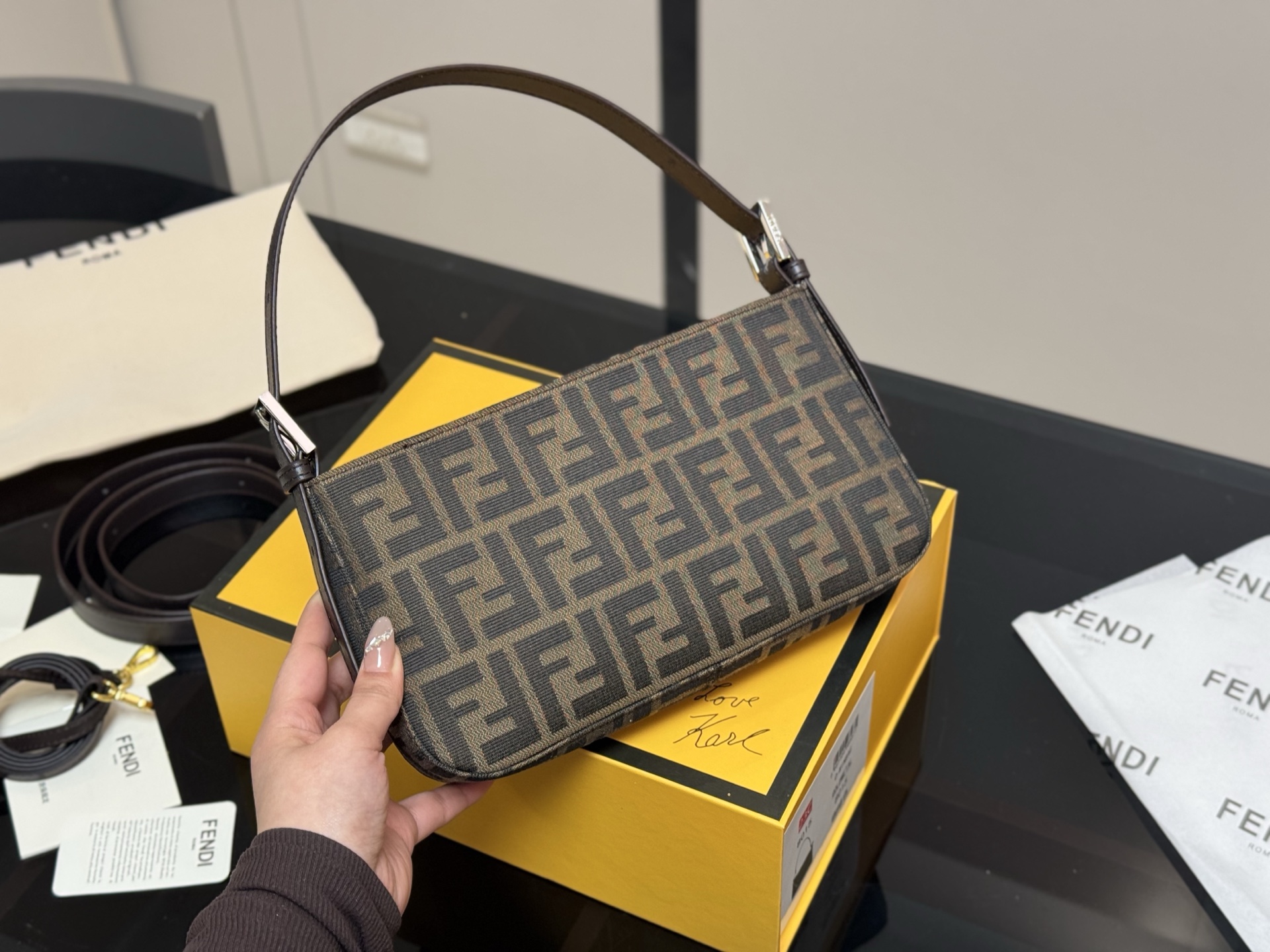 Fendi new style handbag with detachable shoulder strap