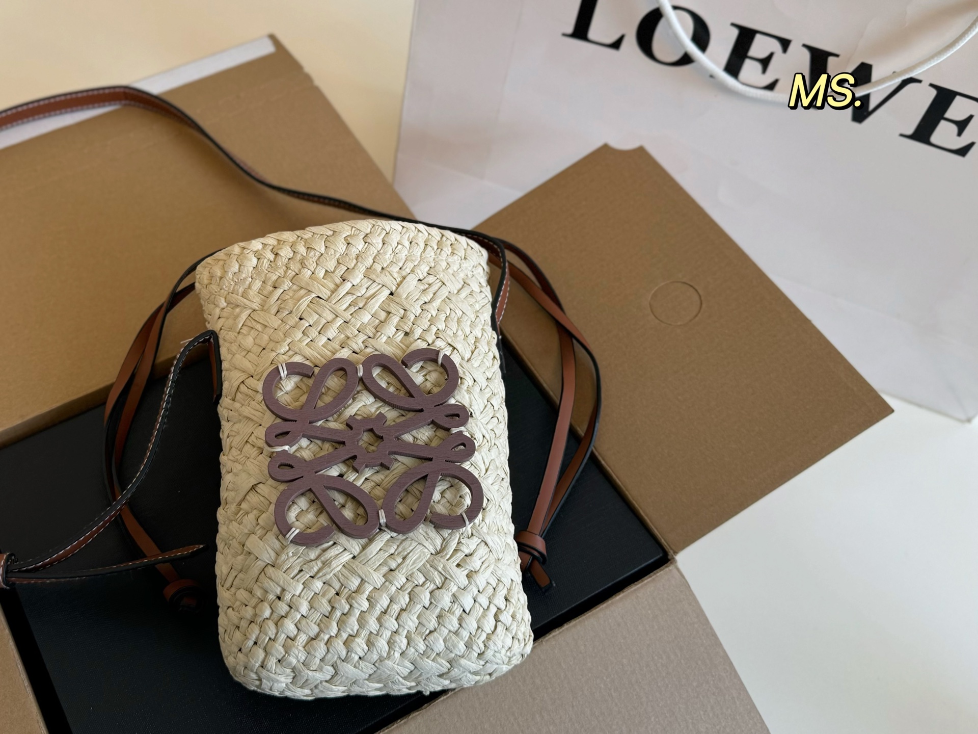 LOEWE new straw drawstring mobile phone bag