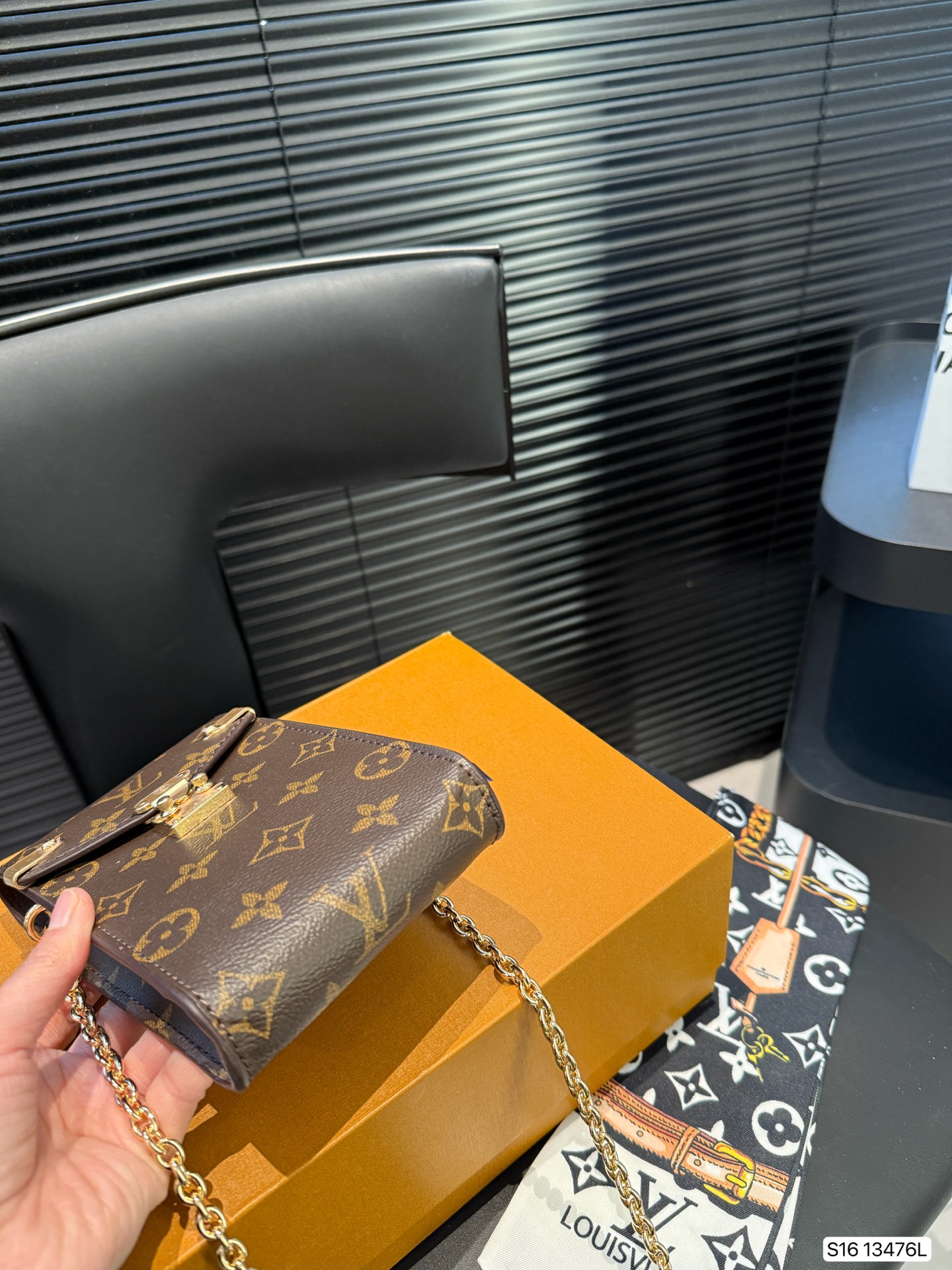 LV mobile phone bag old flower new style