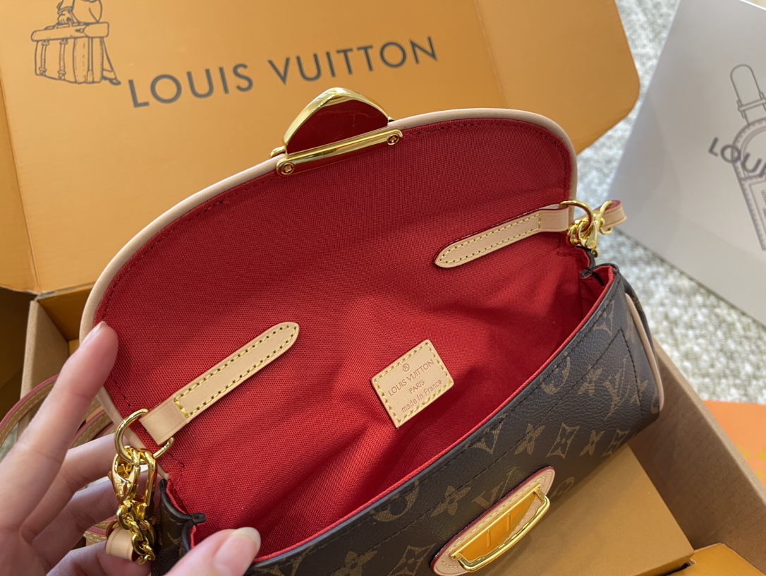 LV Gold Shield Manhattan Second-hand Armpit Bag