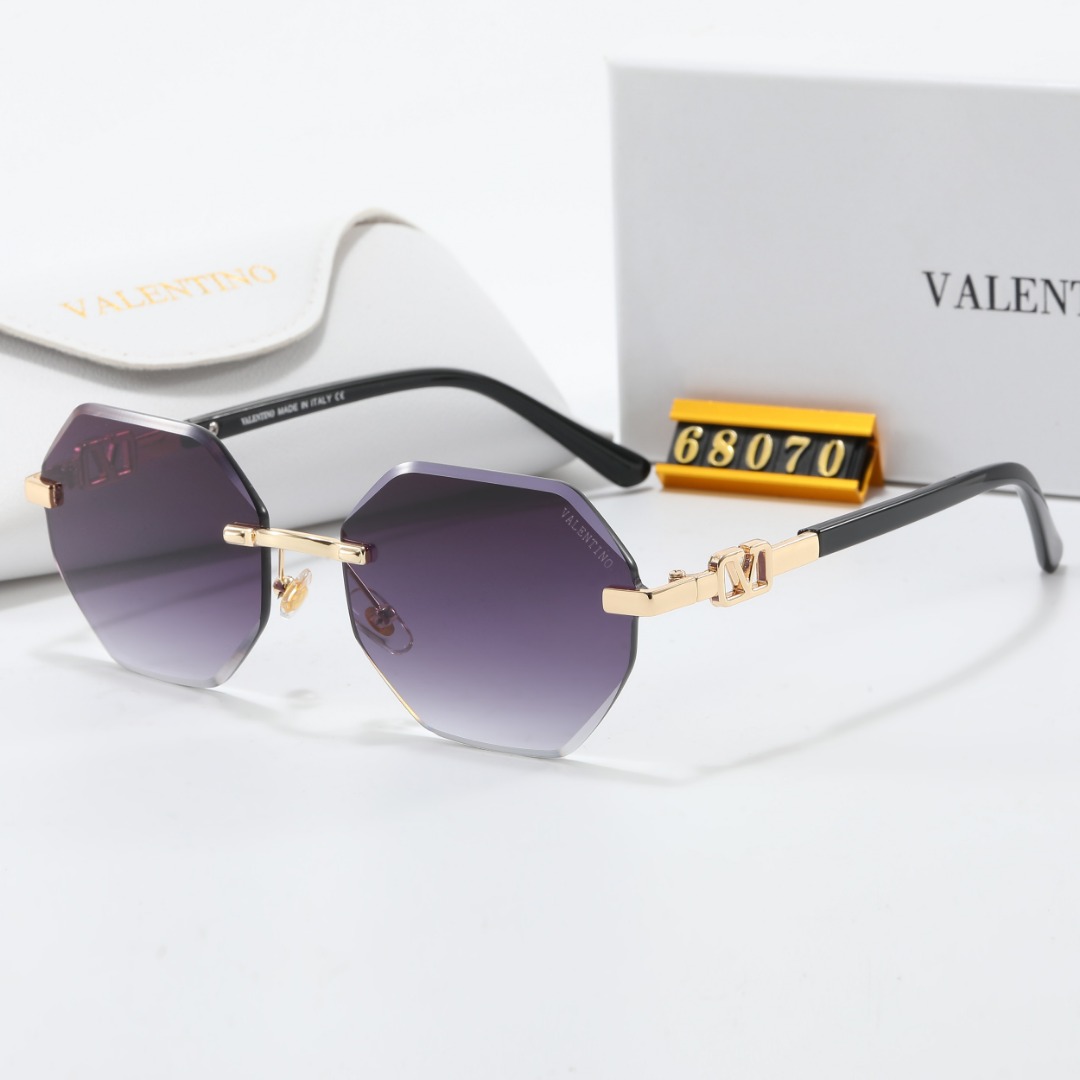 Valentino fashionable and beautiful sunglasses