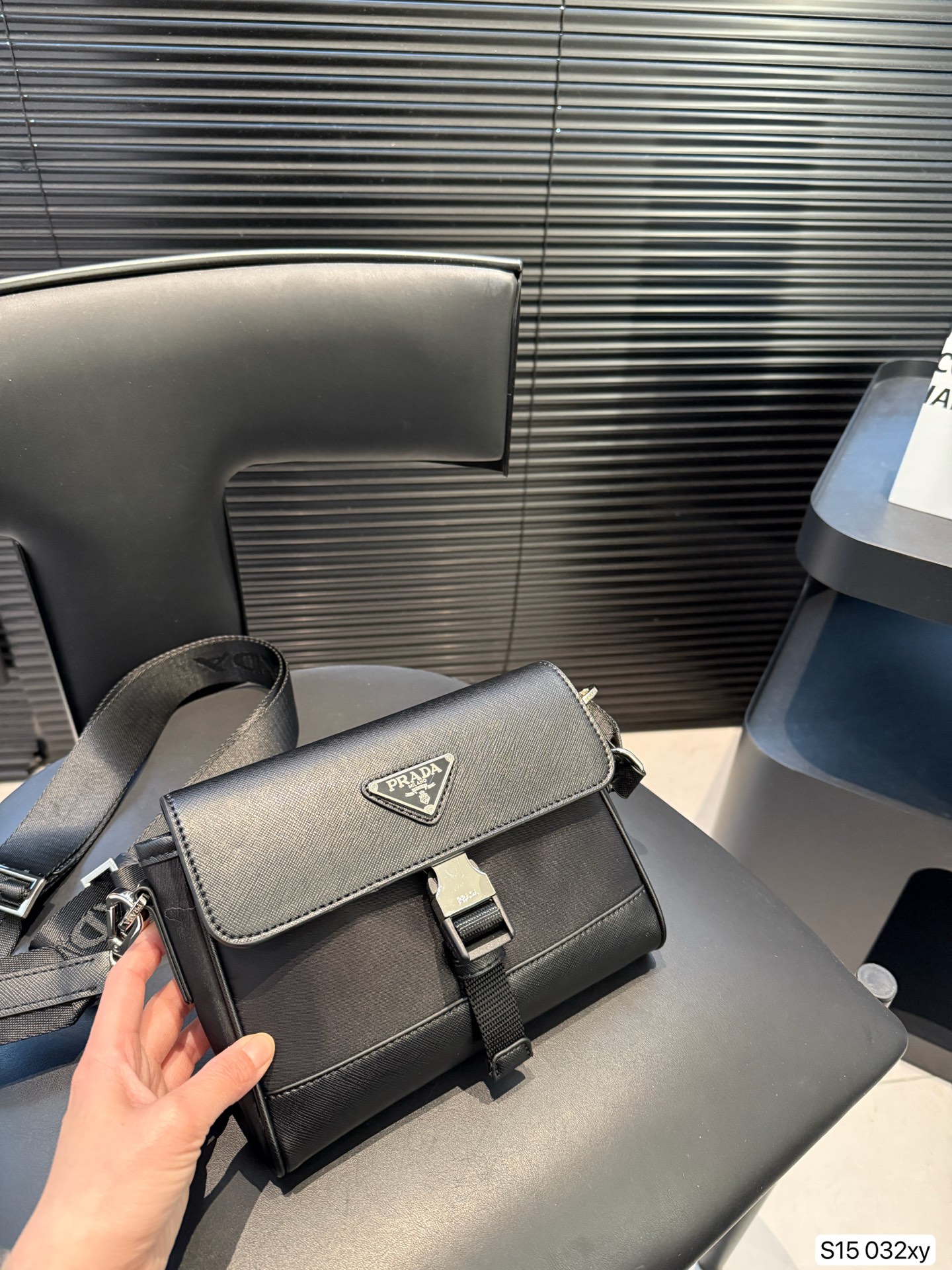 Prada’s new shoulder crossbody bag is simple and refreshing