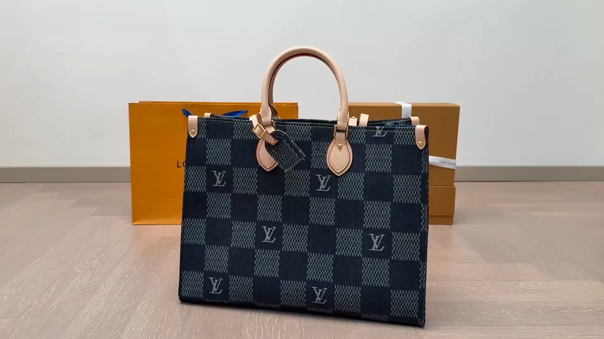 LV tote bag limited edition onthego
