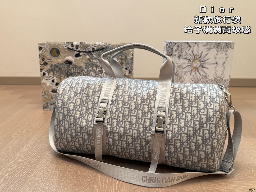 Dior fashionable new travel bag