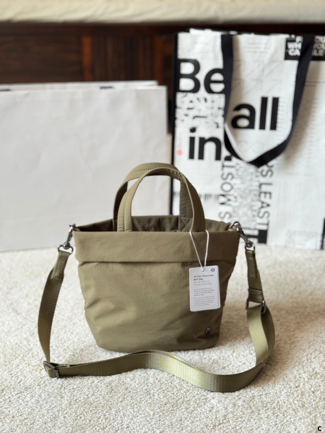 Lululemon unisex travel outdoor portable ultra-light handbag