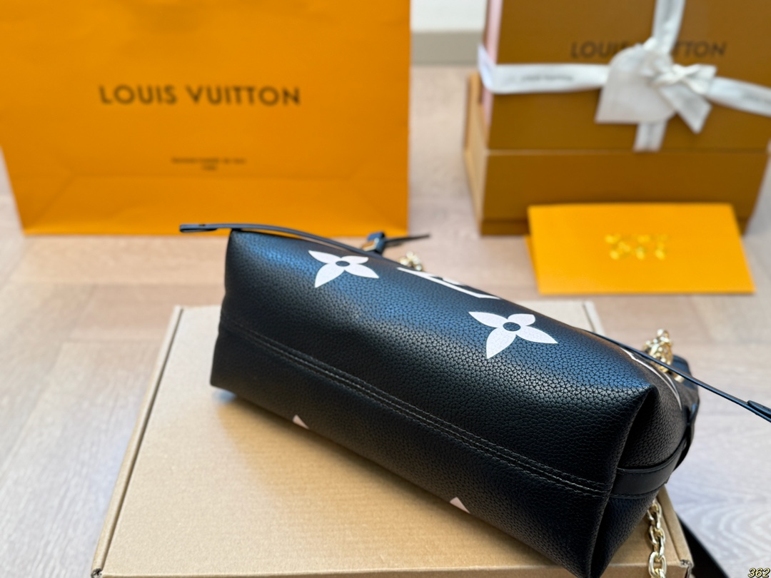 LV new shopping bag is fashionable and elegant