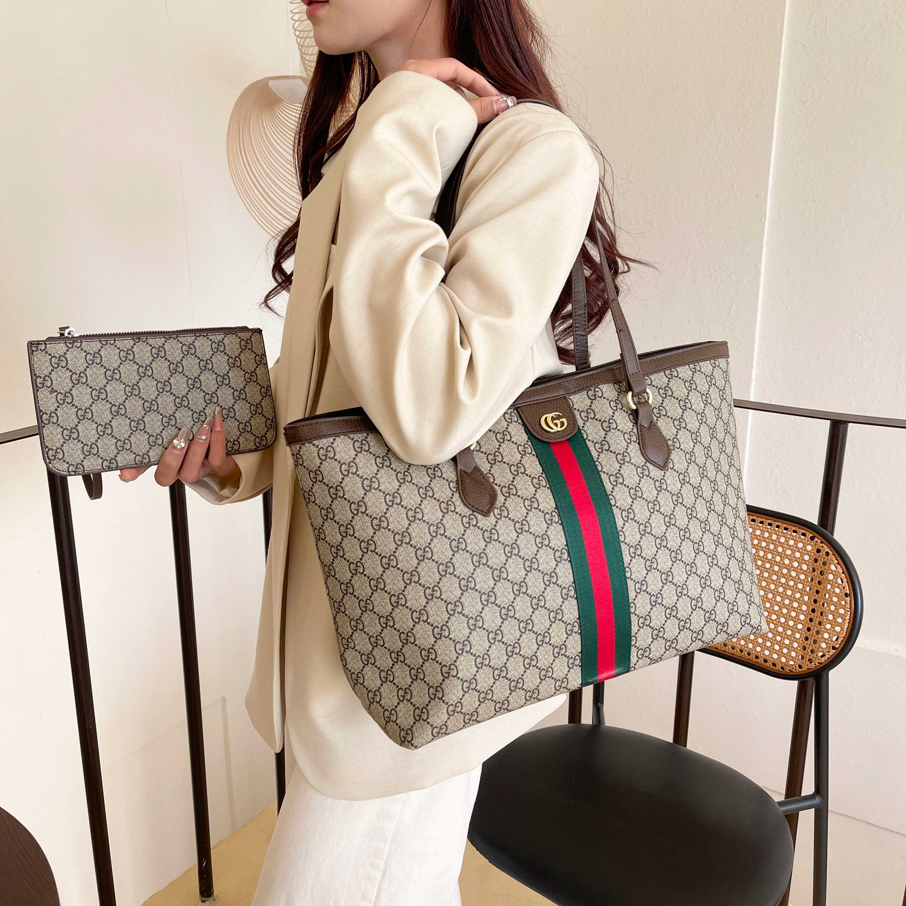GUCCI old flower tote bag classic and simple