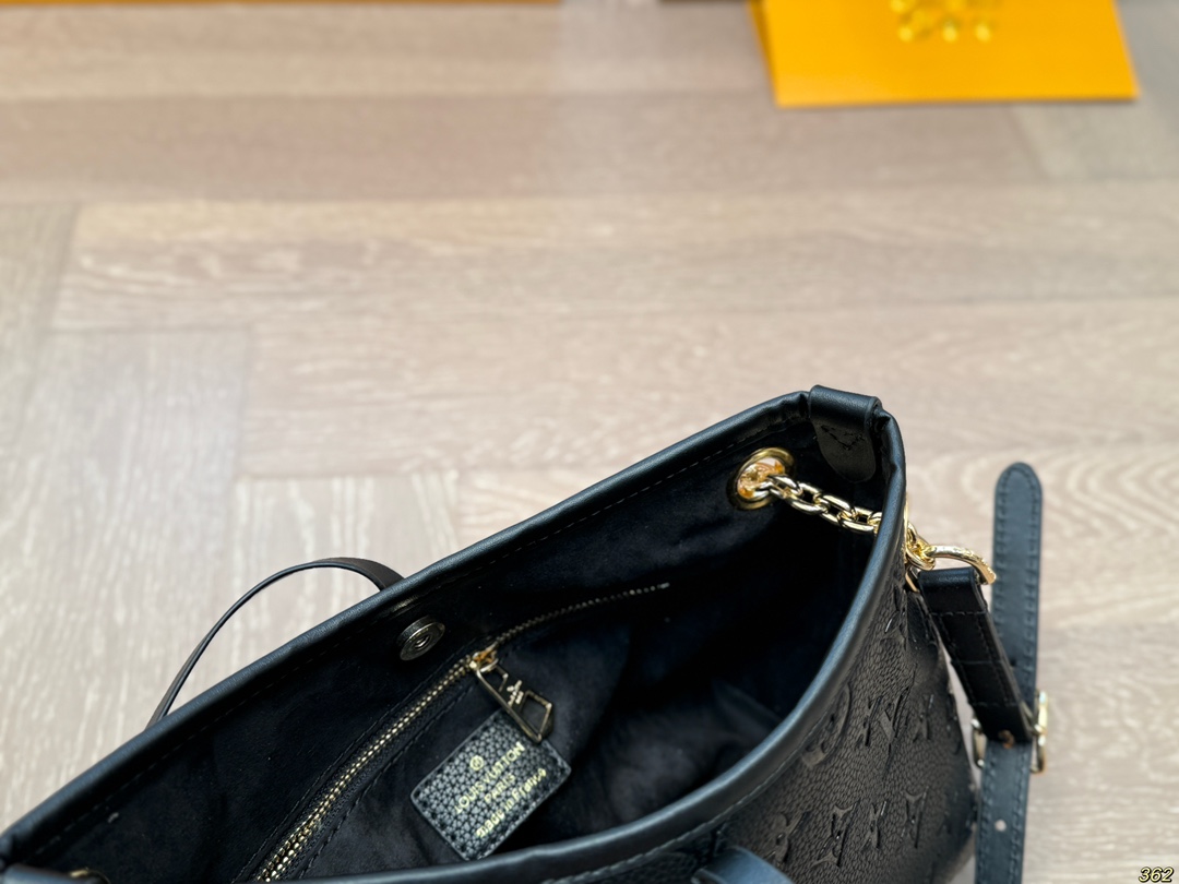 LV new shopping bag is fashionable and elegant