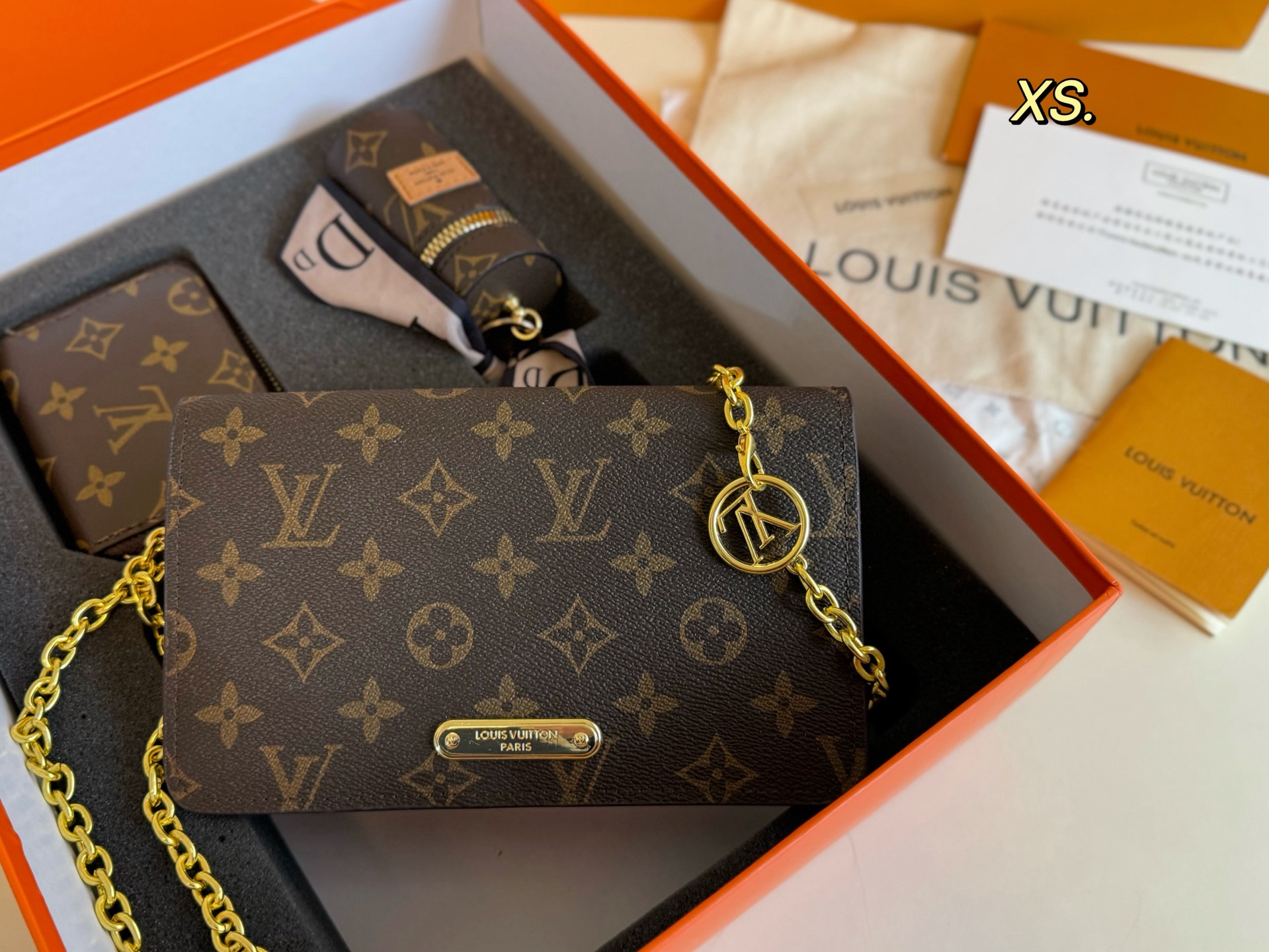 LV new Lily woc presbyopia chain bag box