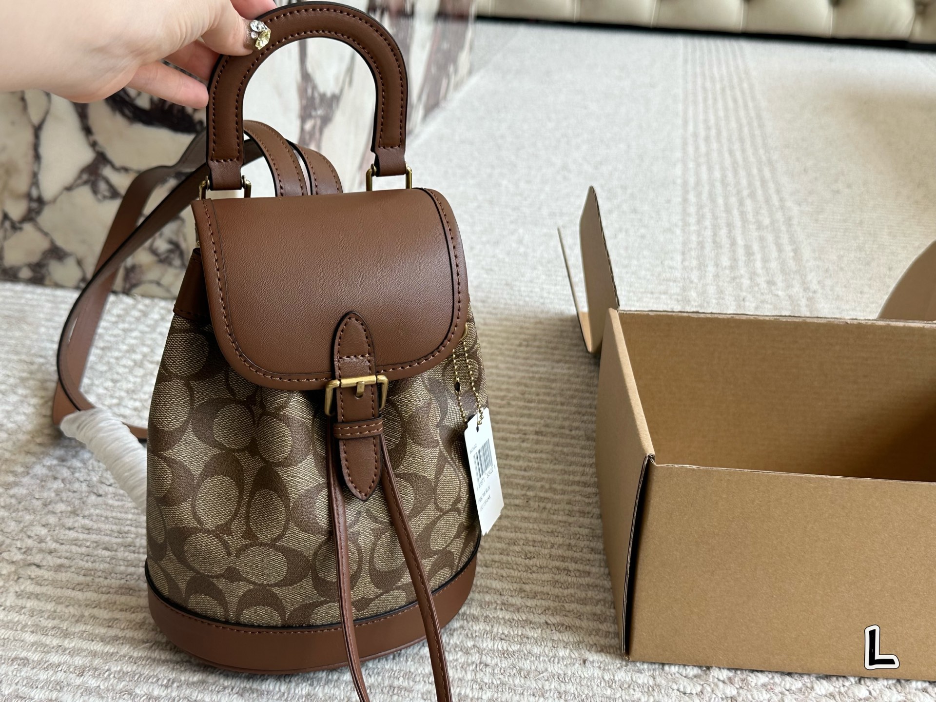 Coach backpack is fashionable and versatile