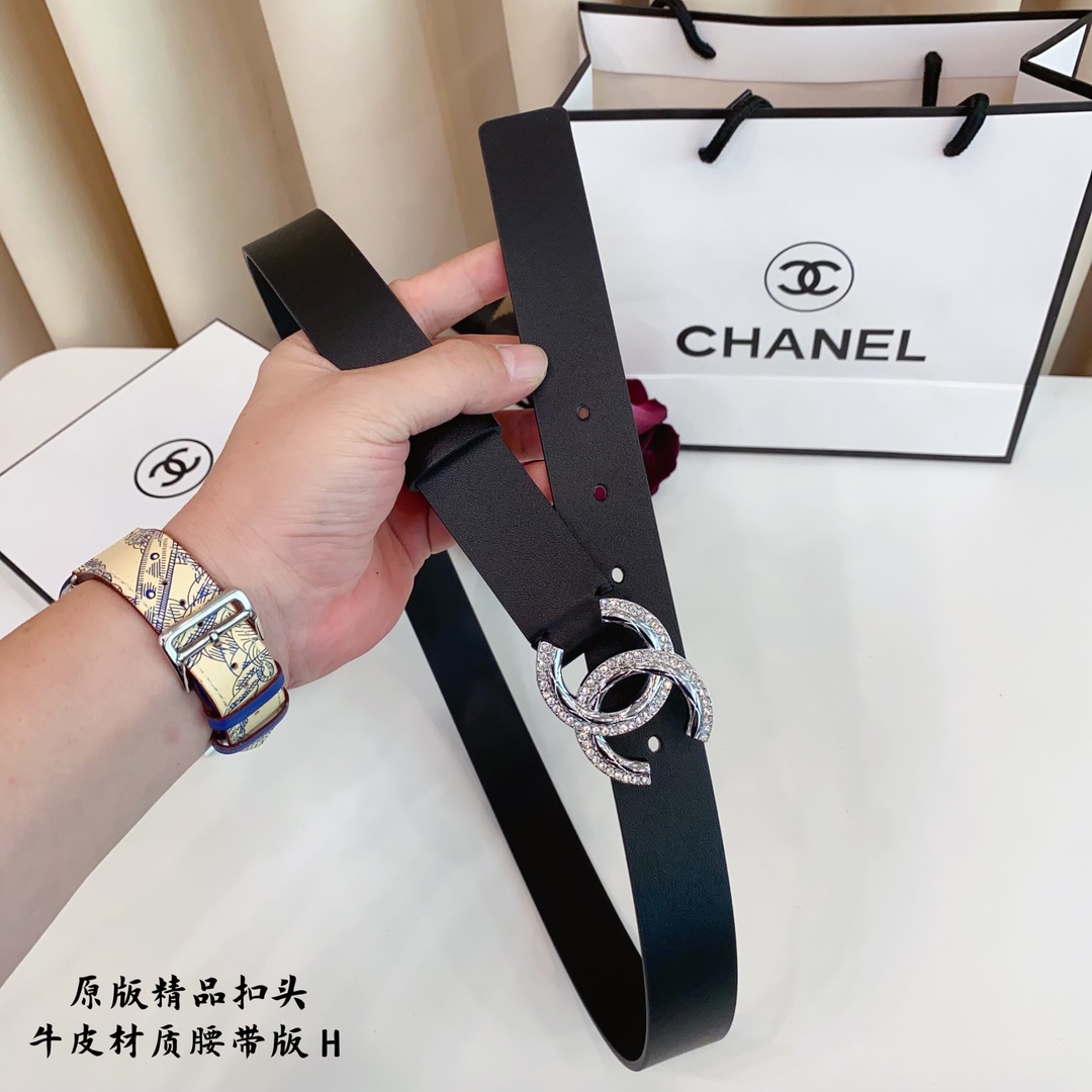 Chanel women's belt is simple and elegant