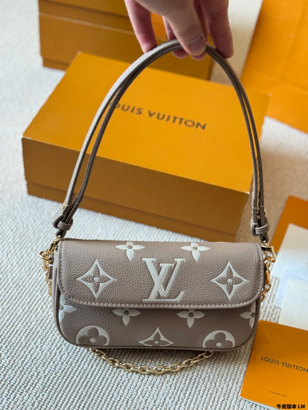 LV new horizontal armpit shoulder bag