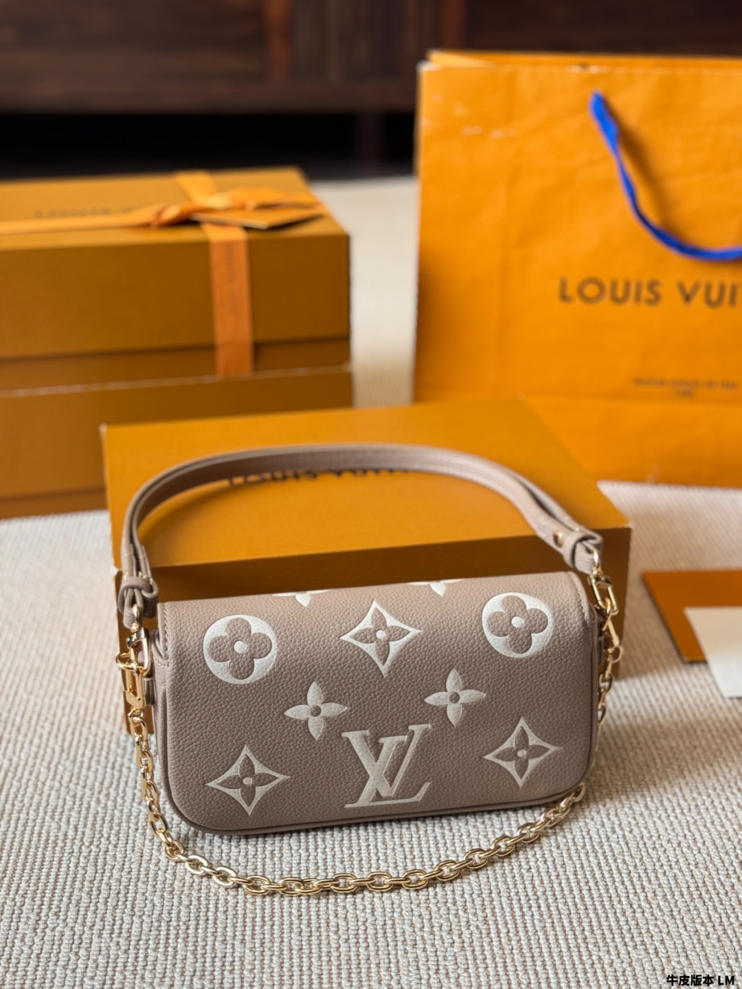 LV new horizontal armpit shoulder bag