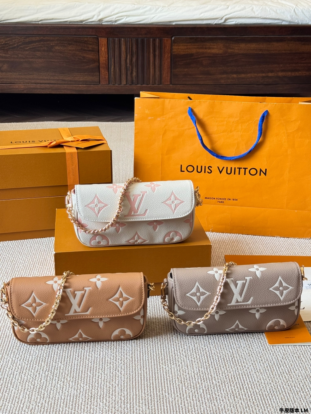 LV new horizontal armpit shoulder bag