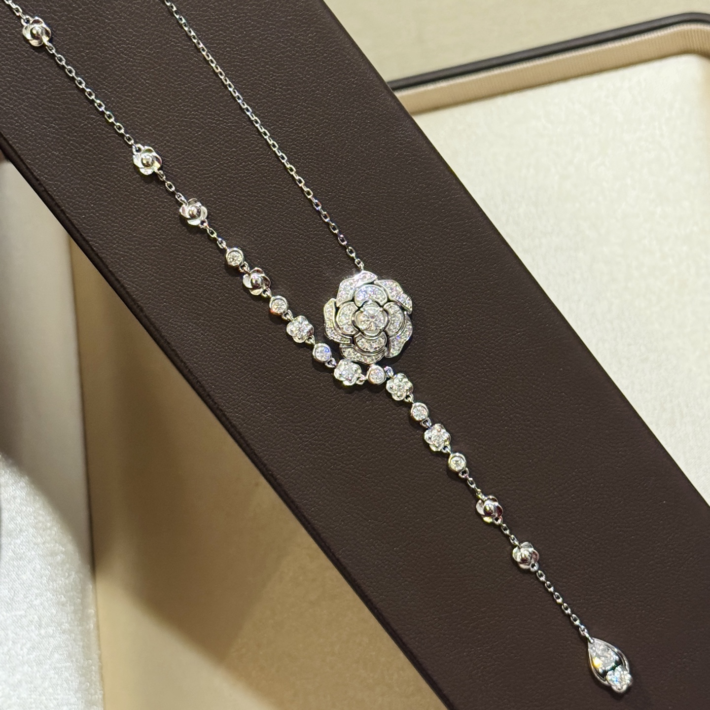 CAMELIA series hollow camellia tassel necklace