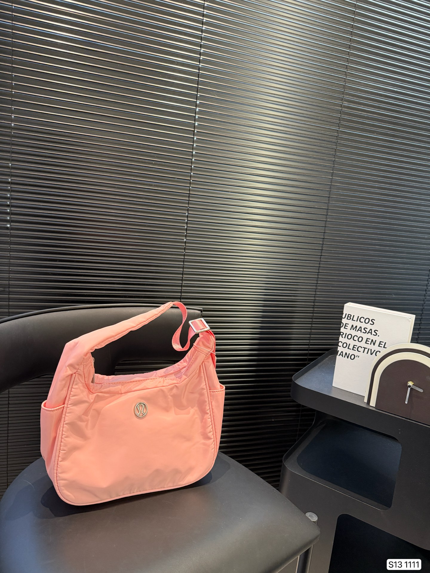 Lululemon large capacity croissant bag casual bag waterproof fabric