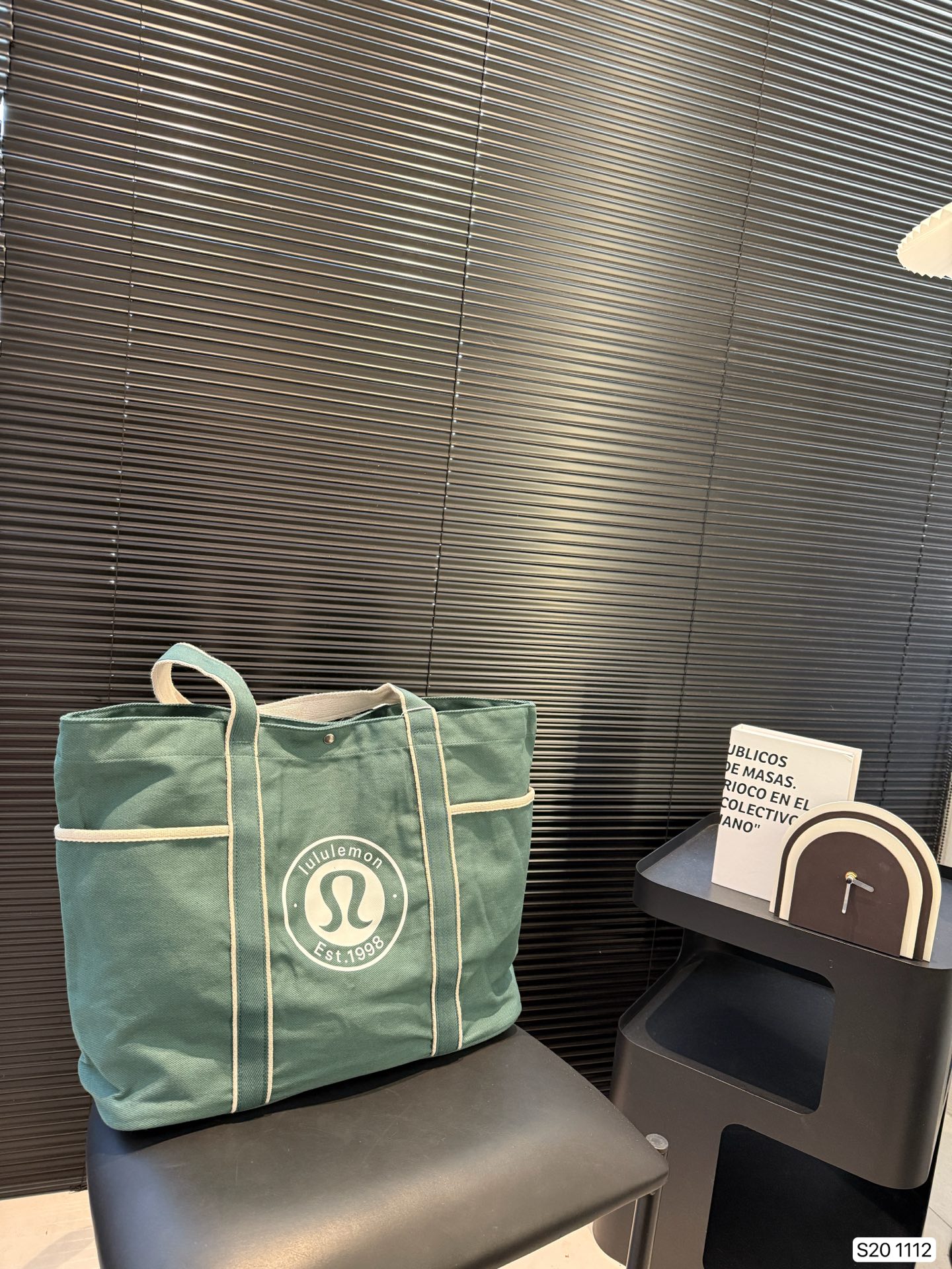 Lululemon canvas bag is practical and lightweight