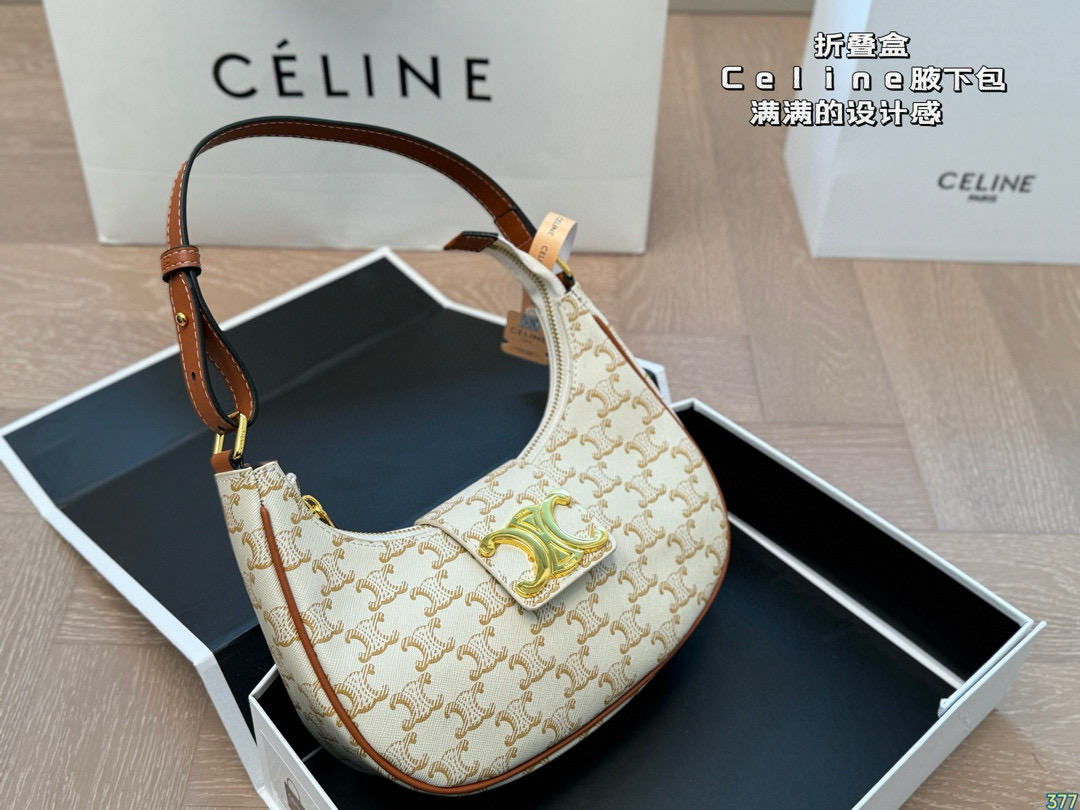 Celine underarm bag retro and elegant