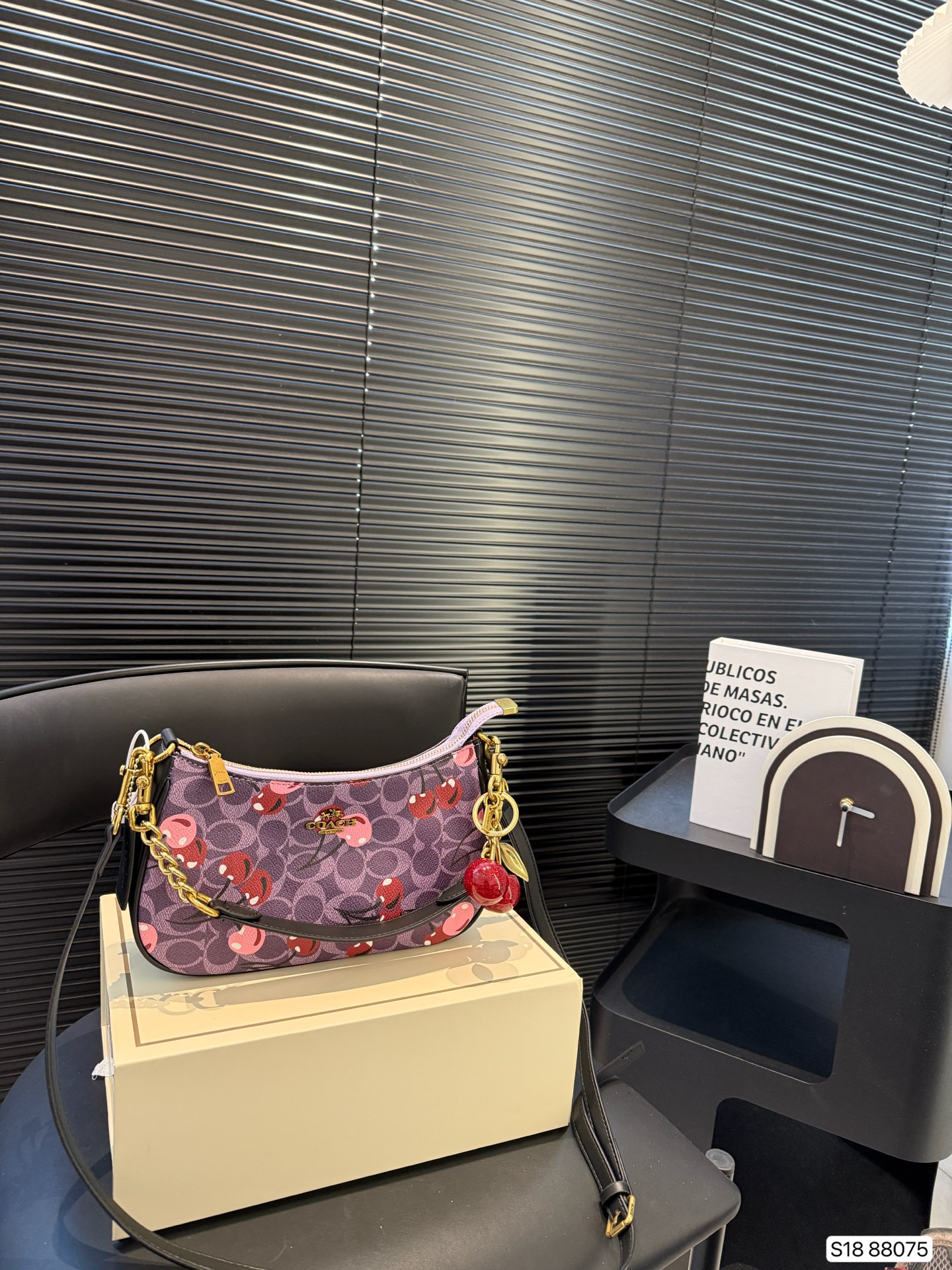 COACH underarm bag shoulder messenger bag