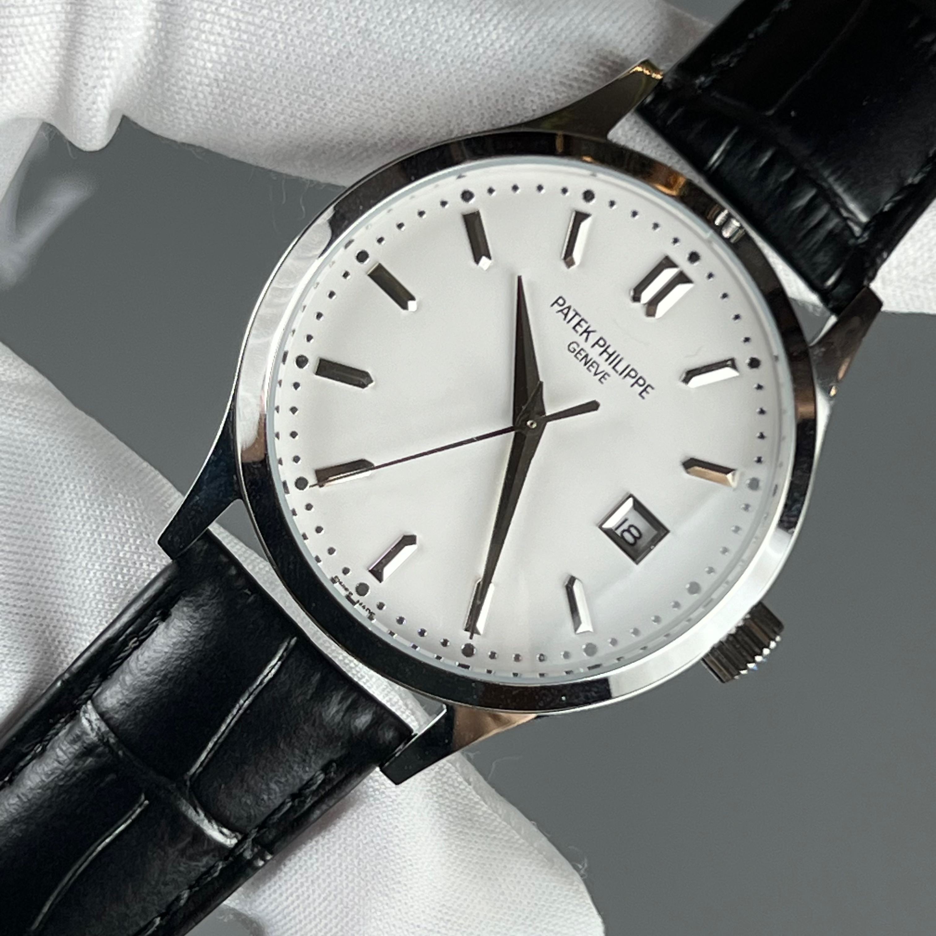 Patek Philippe Classic Series Platinum Automatic Men's Watch