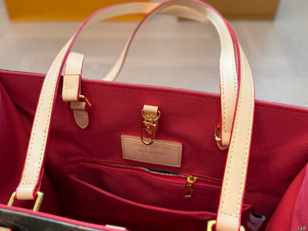 LV & Takashi Murakami co-branded series tote bag