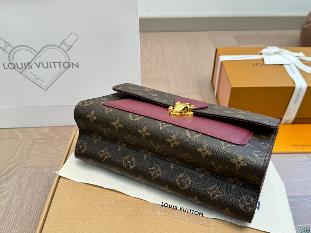 LV victoire chain bag