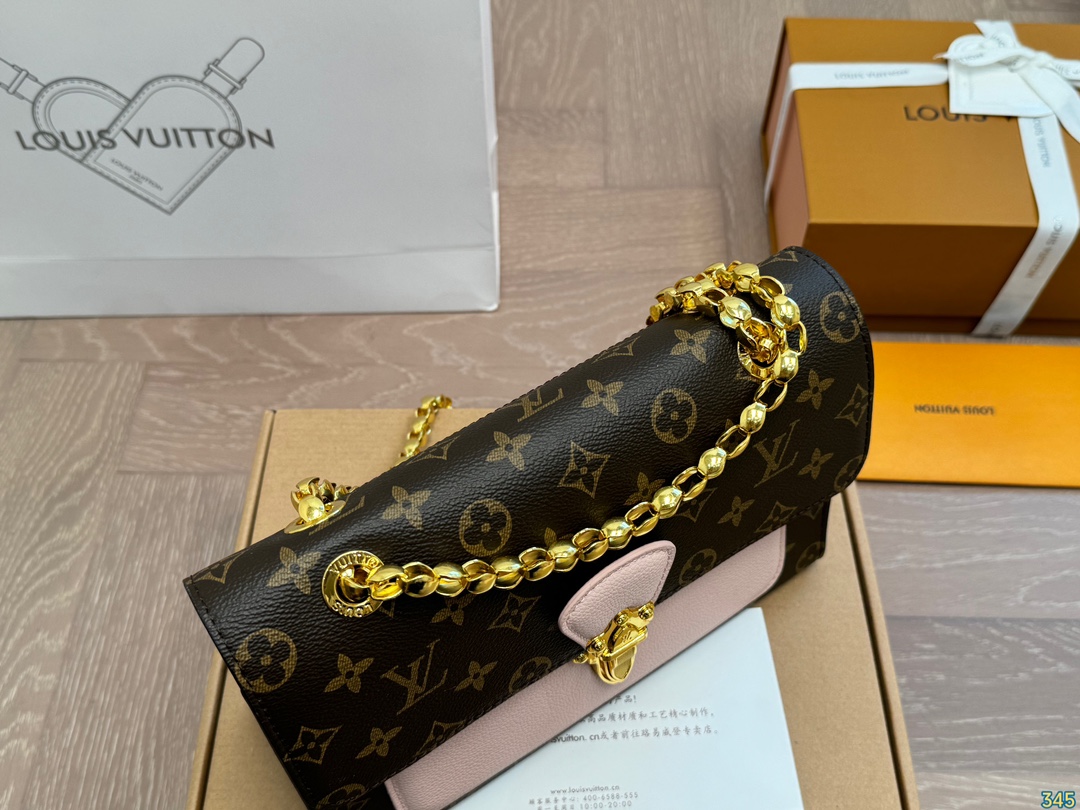 LV victoire chain bag